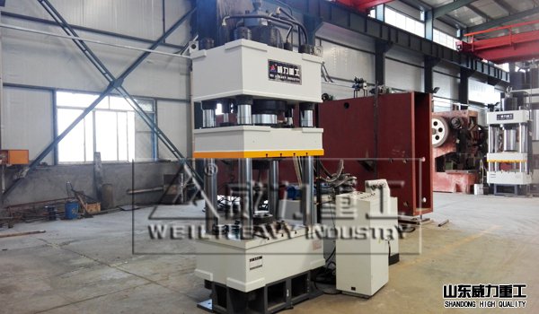 四柱液壓機廠家一角