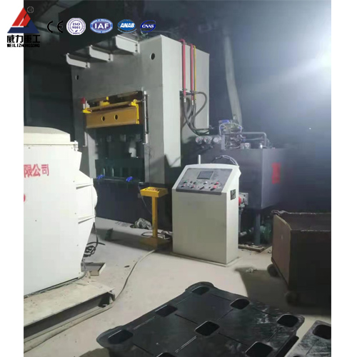 托盤生產(chǎn)設(shè)備-1000噸塑料托盤液壓機(jī) 托盤生產(chǎn)設(shè)備-1000噸塑料托盤液壓機(jī)