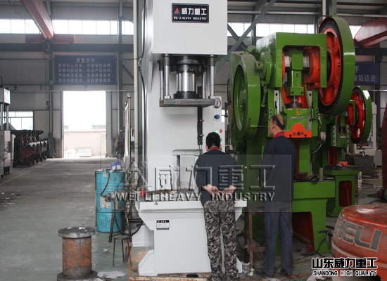 315噸單臂液壓機(jī)生產(chǎn)廠家