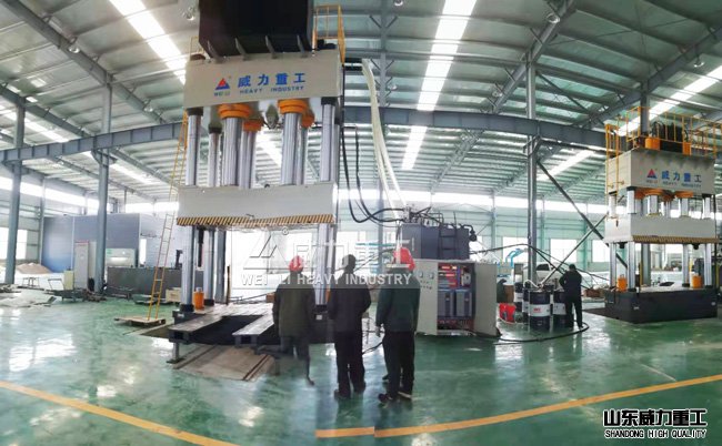 2000T、1000T化糞池液壓機萊蕪客戶現場