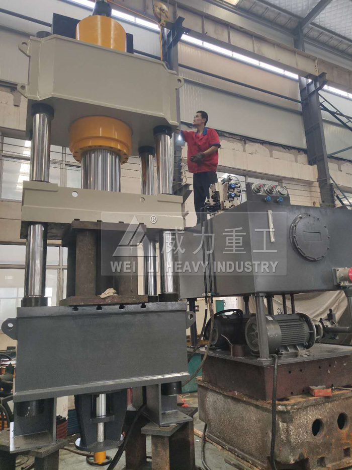 1000噸汽車防撞梁專用液壓機