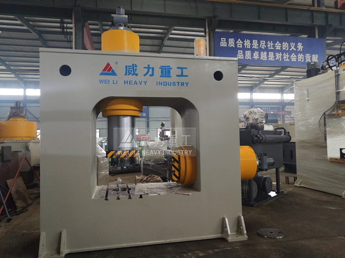 多向鍛造框架式液壓機細節(jié)