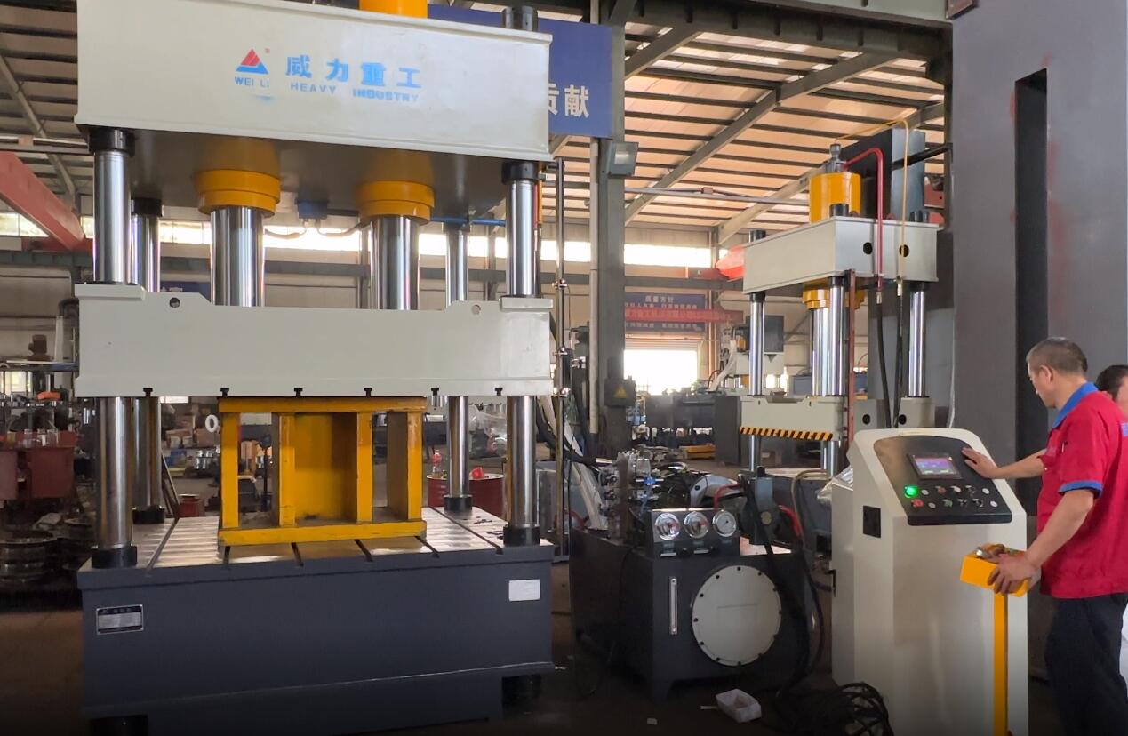 315噸四柱液壓機(jī)(拉伸拋光機(jī)配件) 315噸四柱液壓機(jī)(拉伸拋光機(jī)配件)