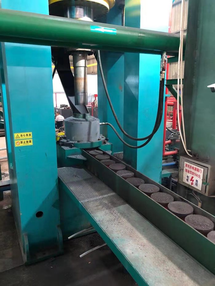 山東威力重工粒子鋼液壓機